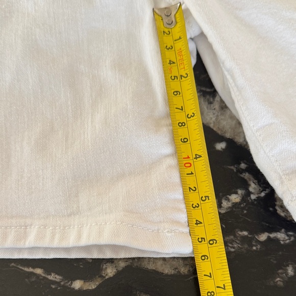 Joe's Jeans White Shorts- size 26 - Picture 9 of 10